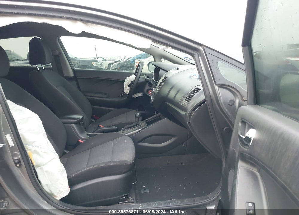 2016 KIA FORTE LX VIN: KNAFX4A65G5477257
