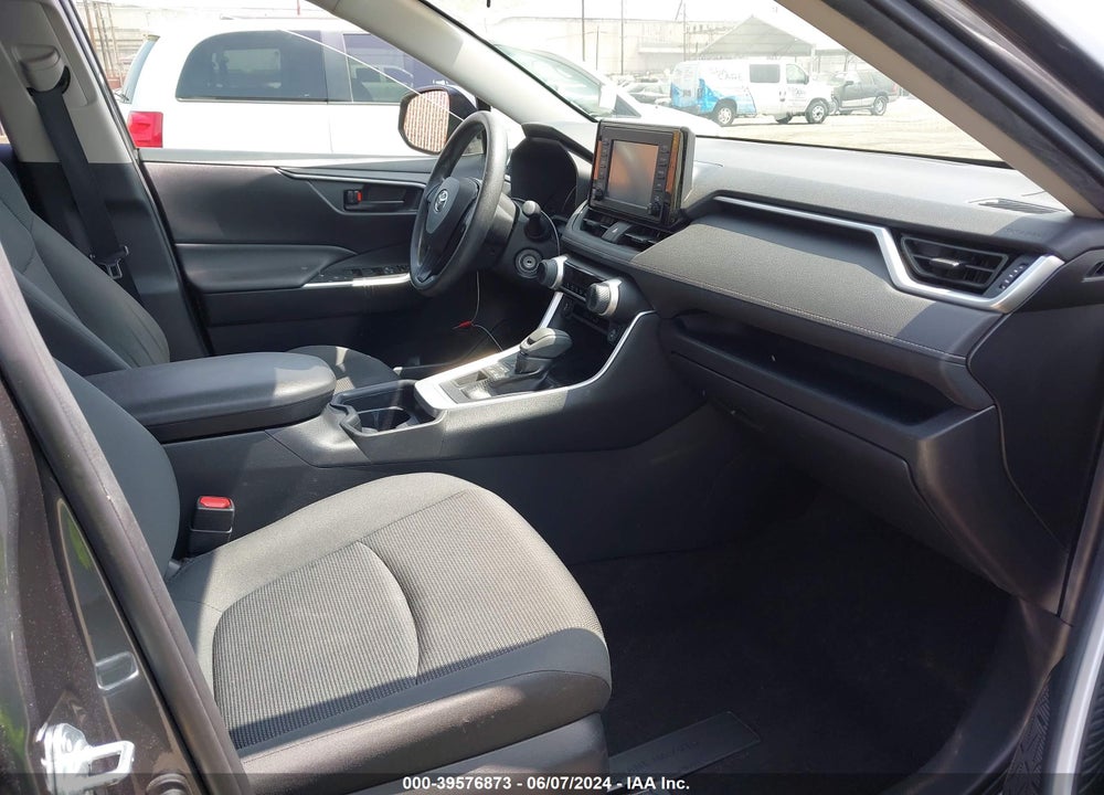 2019 TOYOTA RAV4 LE VIN: JTMF1RFV0KJ004867