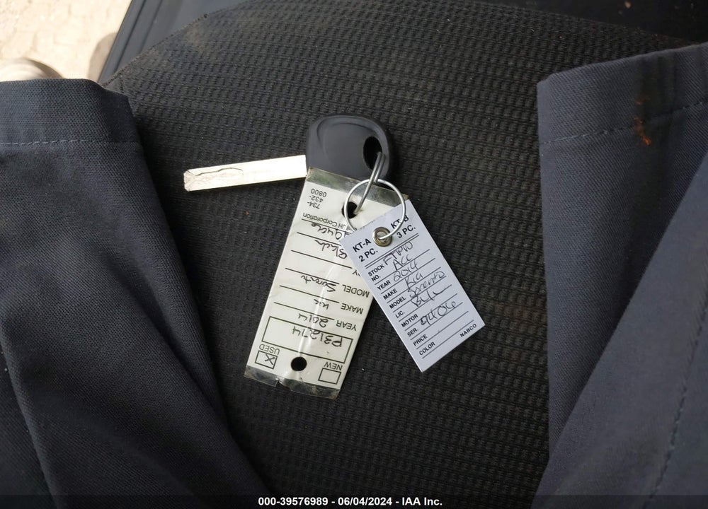 2014 KIA SORENTO LX VIN: 5XYKT3A65EG449406