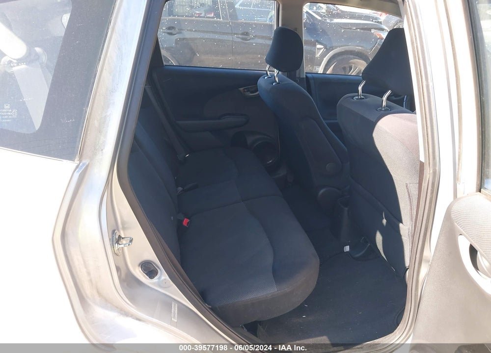 2011 HONDA FIT SPORT VIN: JHMGE8H52BC027439