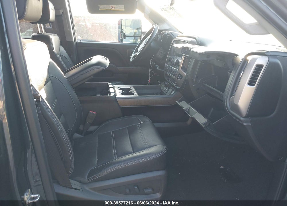 2018 GMC SIERRA 2500HD DENALI VIN: 1GT12UEY4JF242051