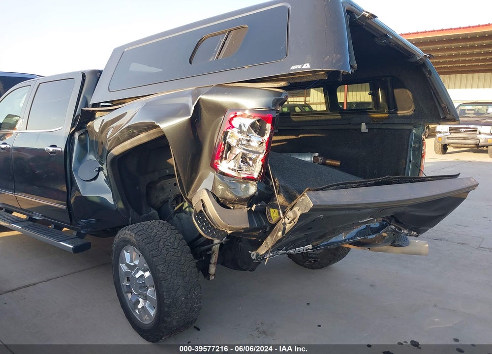2018 GMC SIERRA 2500HD DENALI VIN: 1GT12UEY4JF242051