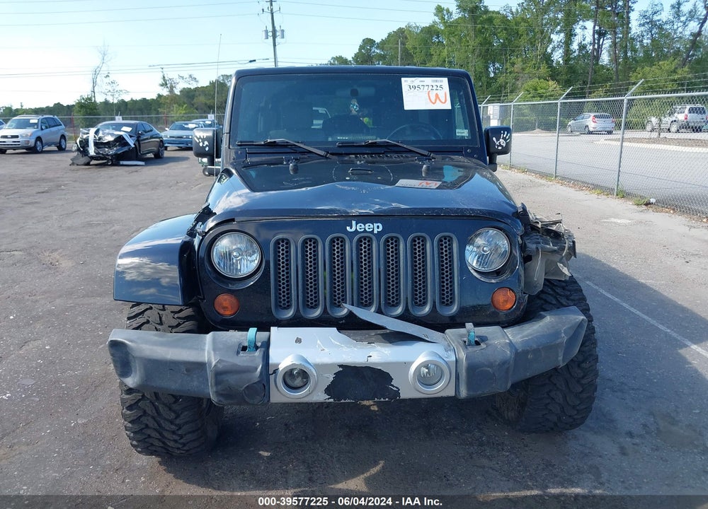 2008 JEEP WRANGLER UNLIMITED SAHARA VIN: 1J8GA59198L639520