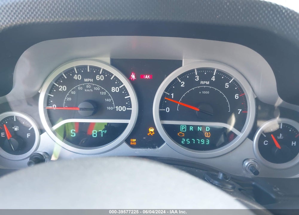 2008 JEEP WRANGLER UNLIMITED SAHARA VIN: 1J8GA59198L639520