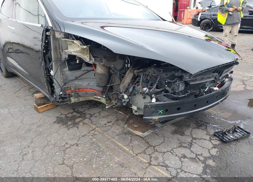2018 TESLA MODEL X 100D/75D/P100D VIN: 5YJXCDE23JF133667
