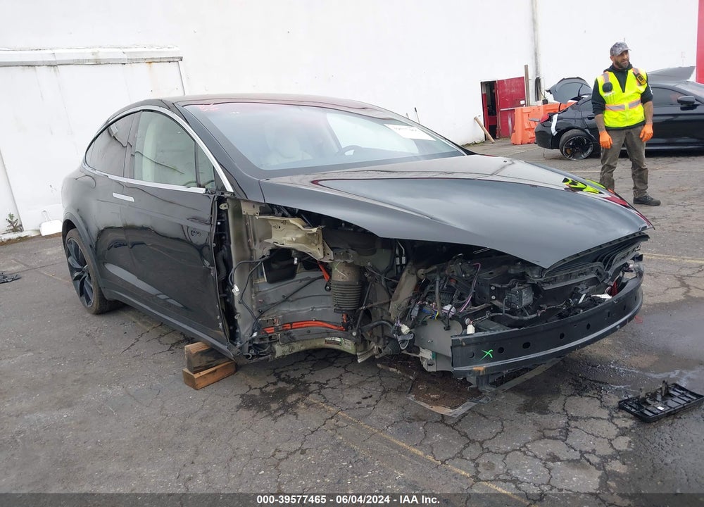 2018 TESLA MODEL X 100D/75D/P100D VIN: 5YJXCDE23JF133667