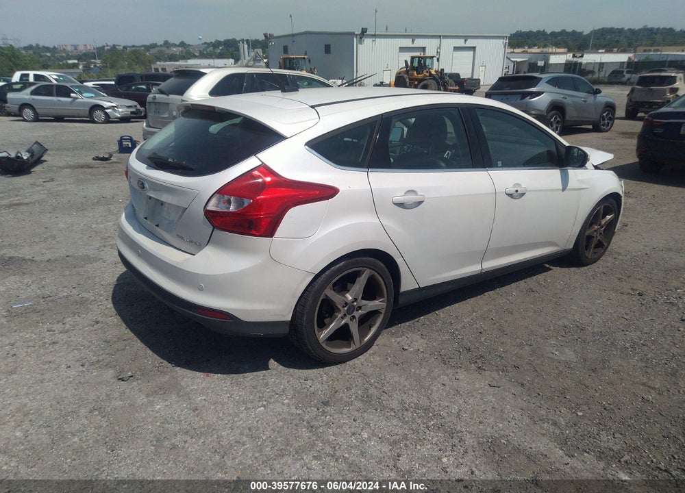 2014 FORD FOCUS TITANIUM VIN: 1FADP3N23EL310065
