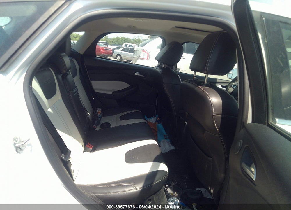 2014 FORD FOCUS TITANIUM VIN: 1FADP3N23EL310065