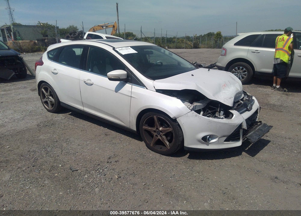 2014 FORD FOCUS TITANIUM VIN: 1FADP3N23EL310065