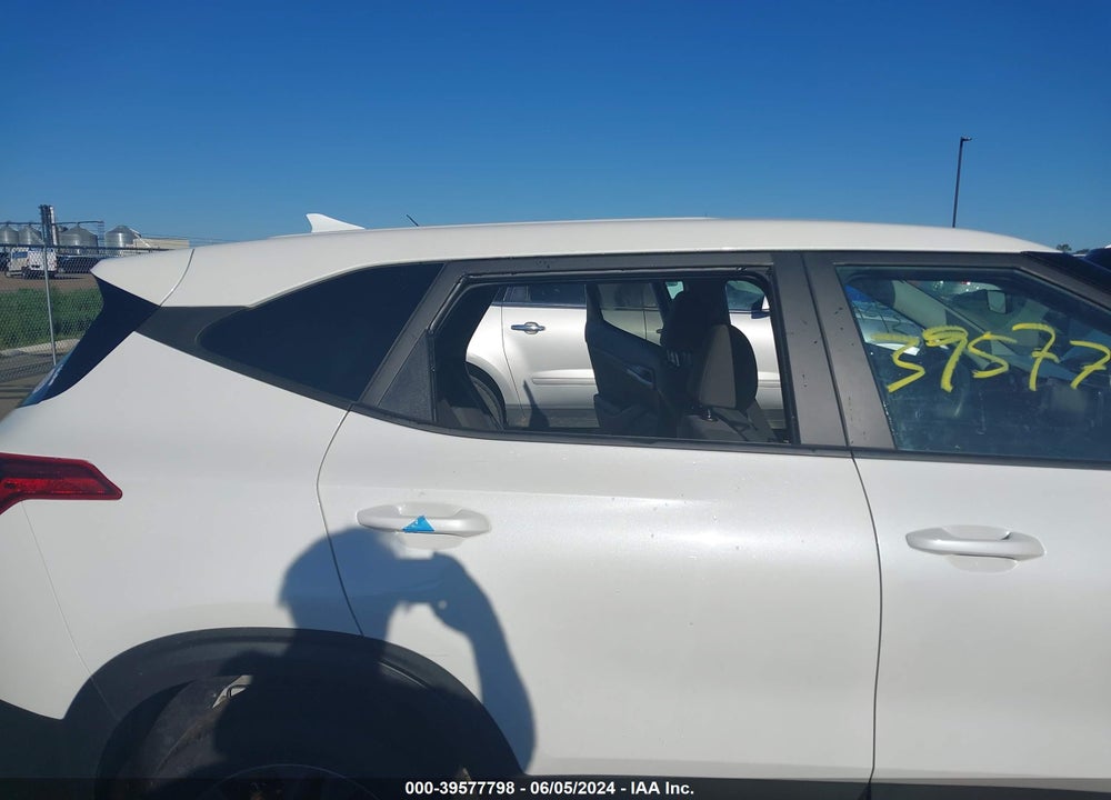 2021 KIA SELTOS LX VIN: KNDEPCAAXM7179137