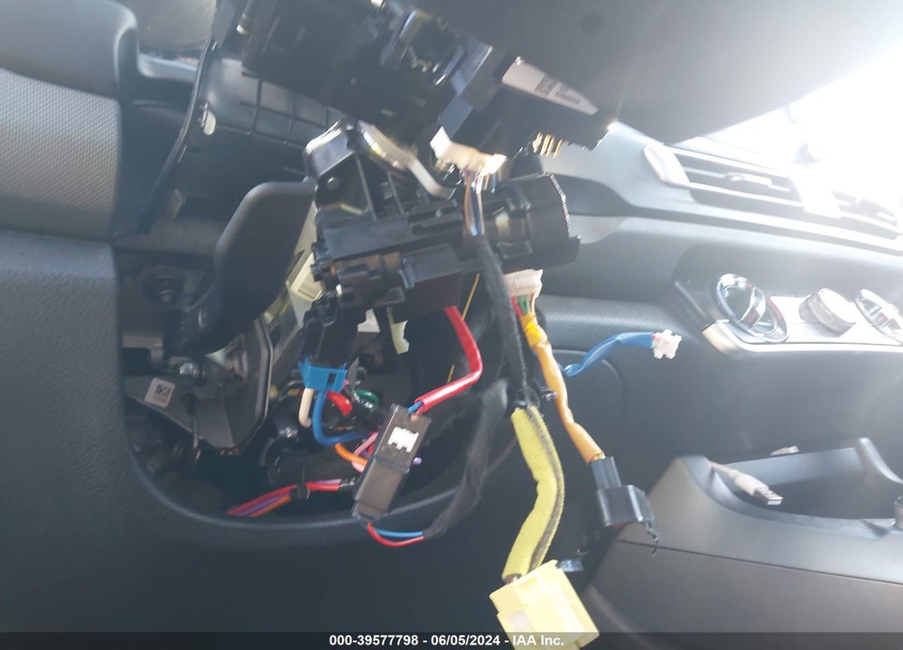 2021 KIA SELTOS LX VIN: KNDEPCAAXM7179137