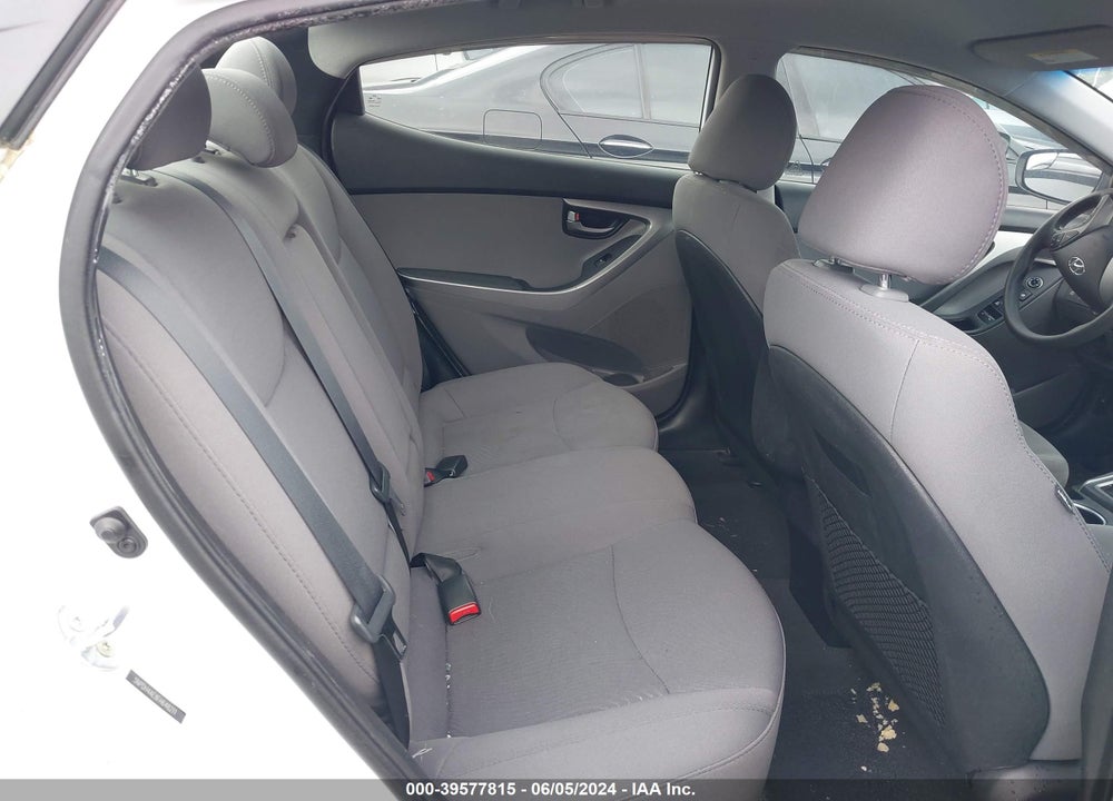 2015 HYUNDAI ELANTRA SE VIN: 5NPDH4AE8FH648211