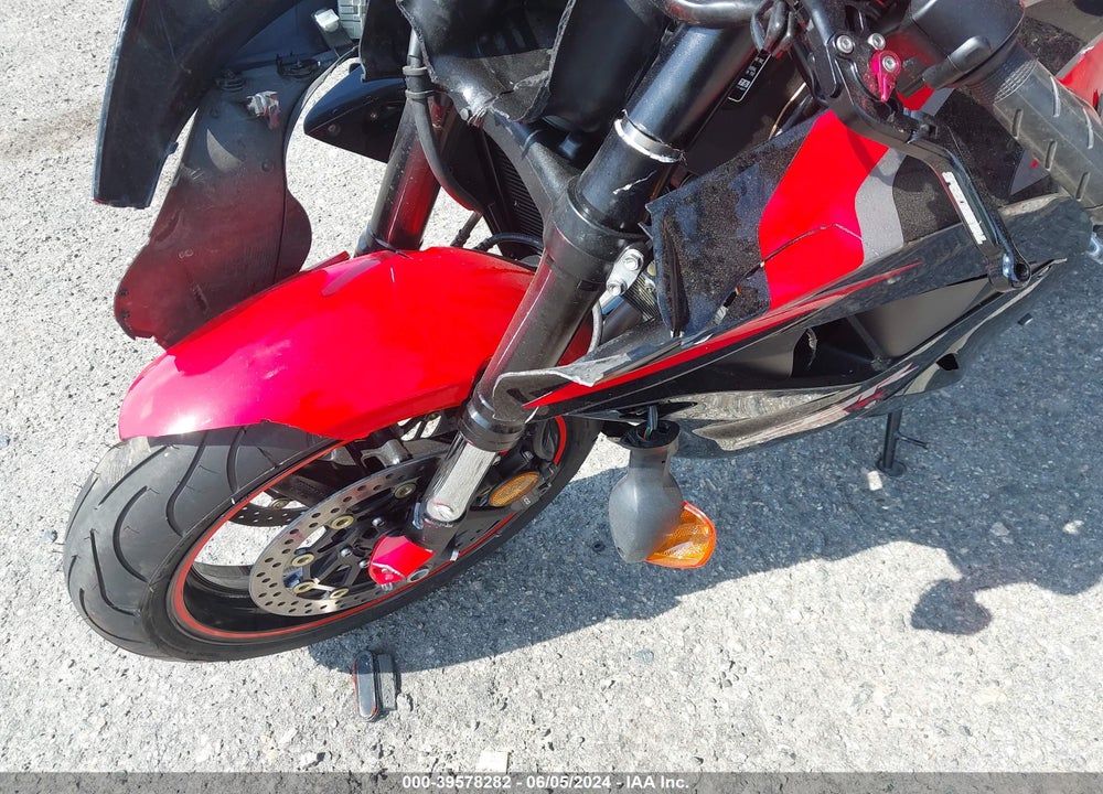 2011 HONDA CBR600 RR VIN: JH2PC4048BK400175