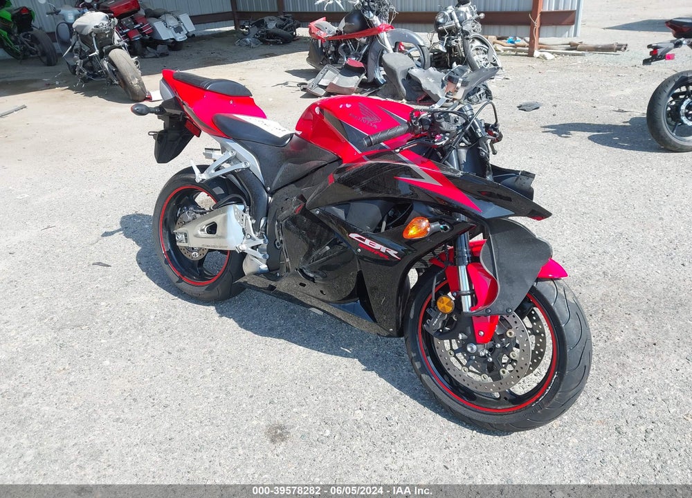 2011 HONDA CBR600 RR VIN: JH2PC4048BK400175