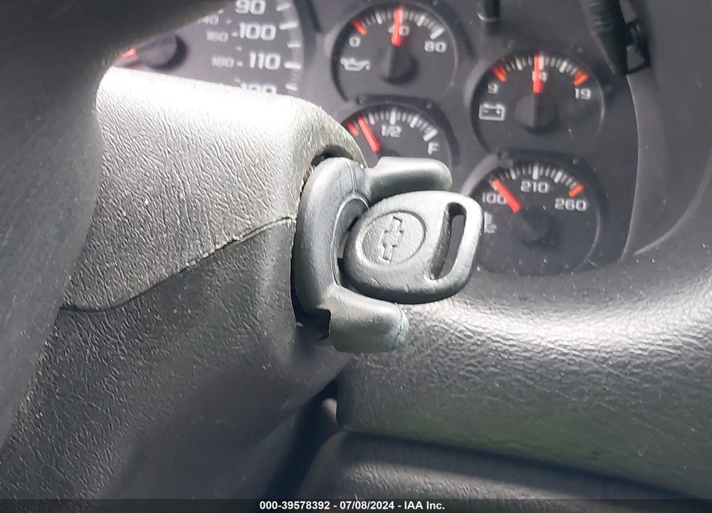 2005 CHEVROLET TRAILBLAZER LS VIN: 1GNDS13SX52238729
