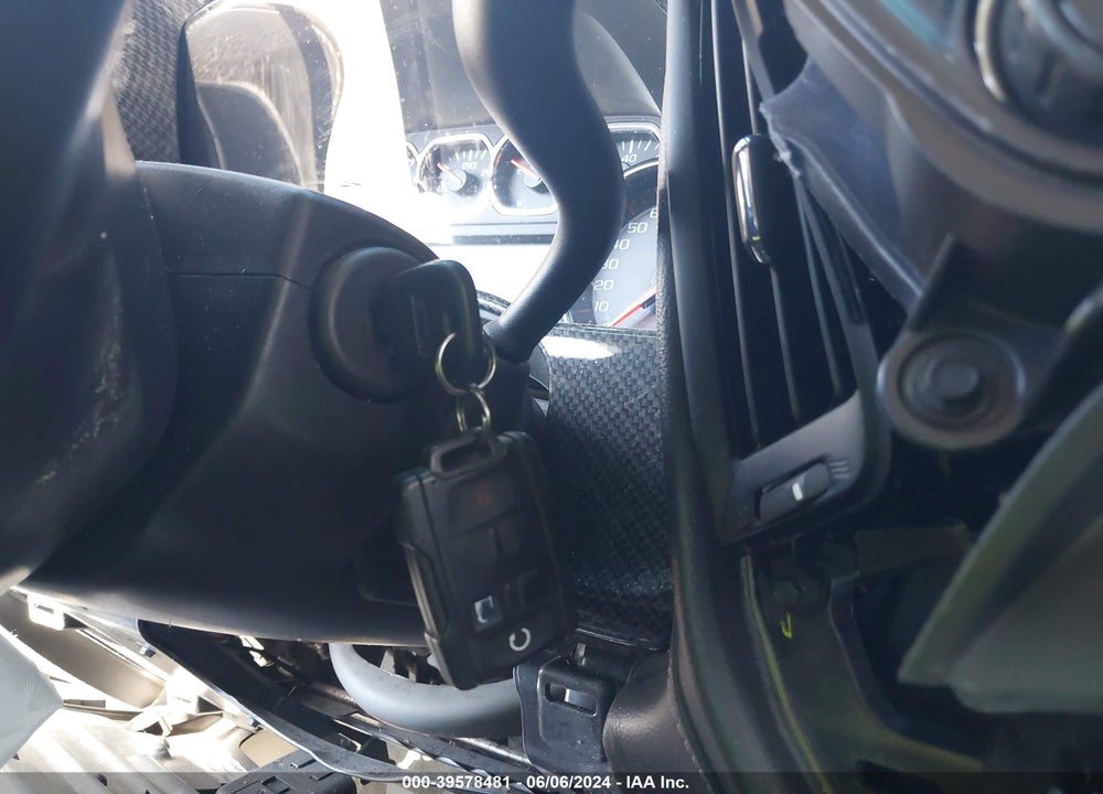 2015 GMC SIERRA 1500 SLE VIN: 3GTU2UEC7FG407825