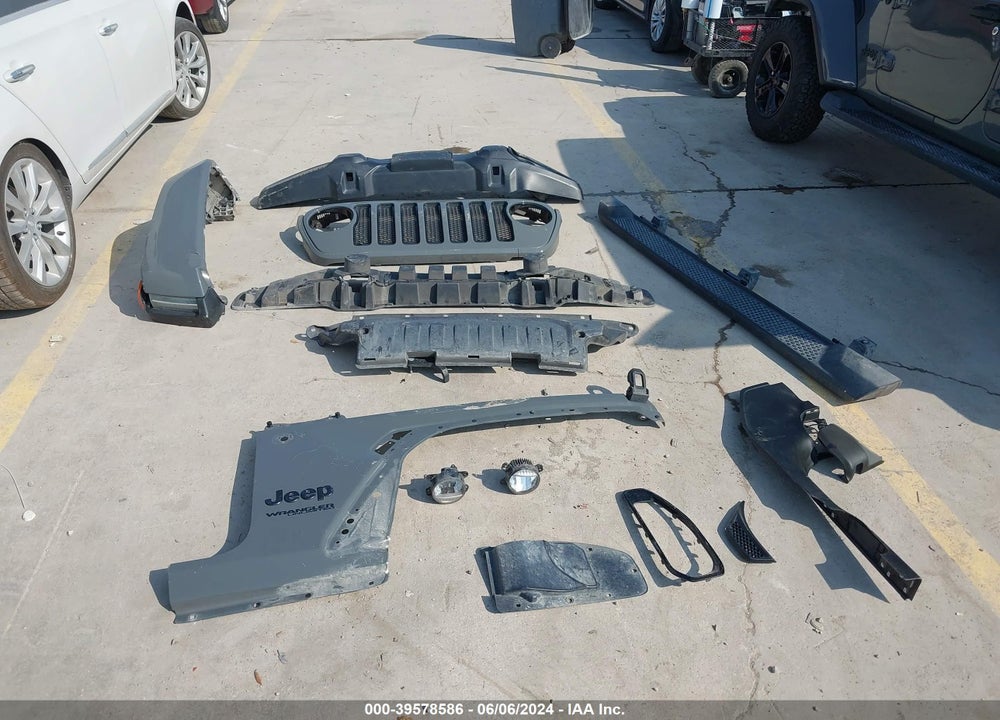 2021 JEEP WRANGLER UNLIMITED SAHARA ALTITUDE 4X4 VIN: 1C4HJXEM5MW550043