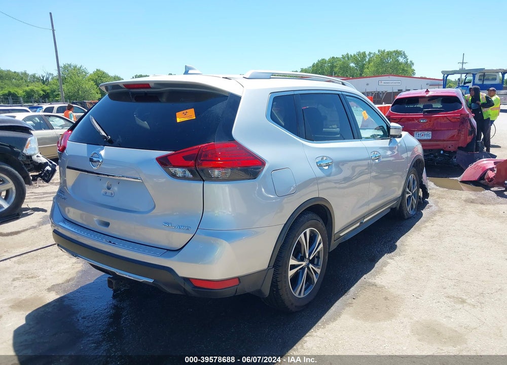 2017 NISSAN ROGUE SL VIN: JN8AT2MV0HW019044