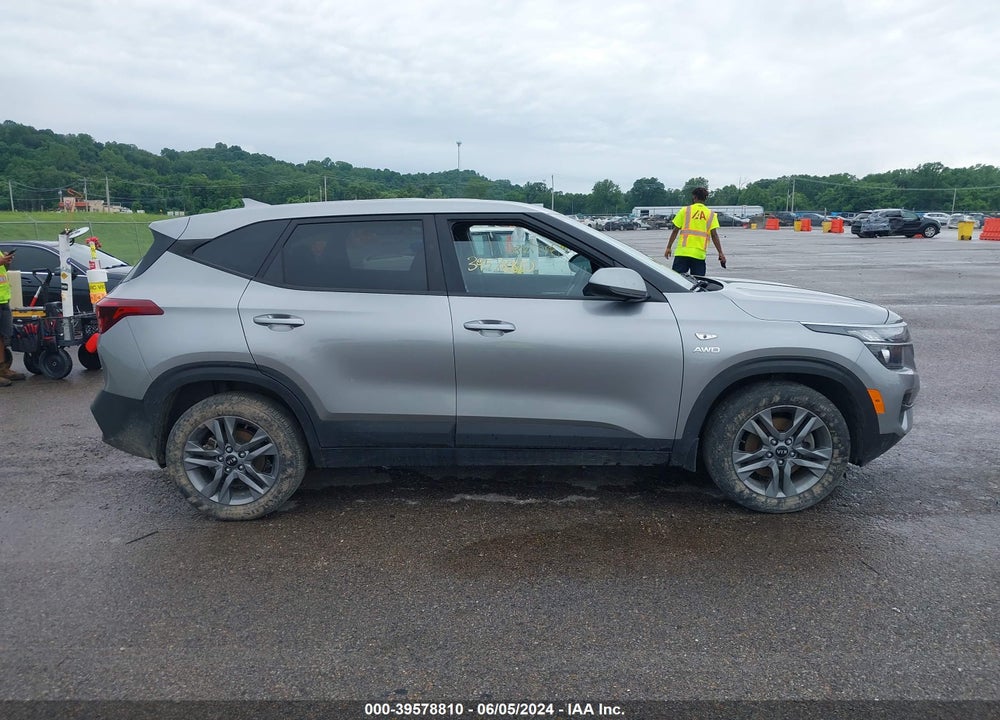 2021 KIA SELTOS LX VIN: KNDEPCAA8M7211289
