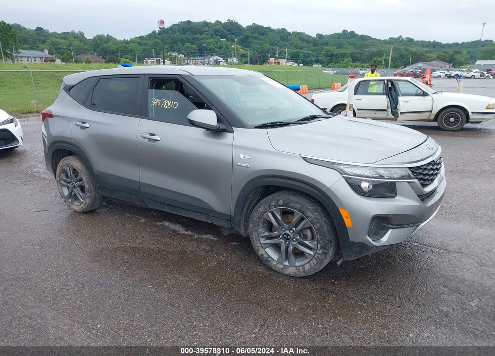 2021 KIA SELTOS LX VIN: KNDEPCAA8M7211289