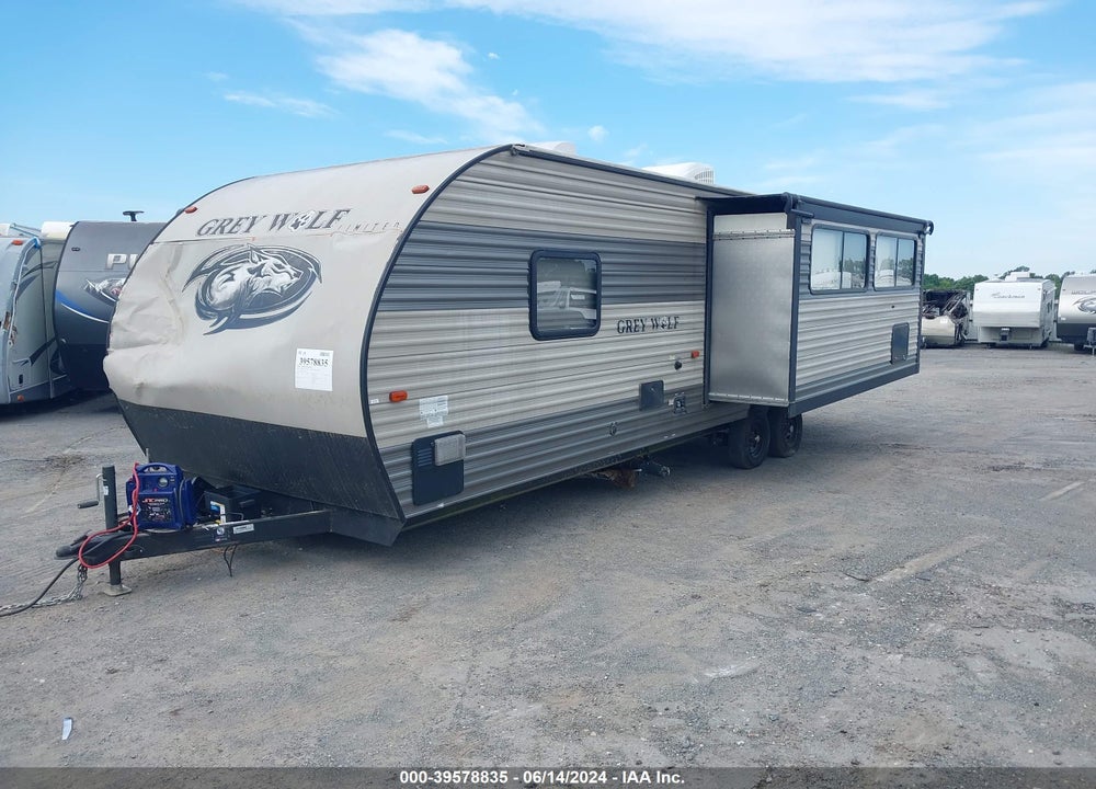 2018 FOREST RIVER GREY WOLF M-26RL VIN: 4X4TCKB22JK047092