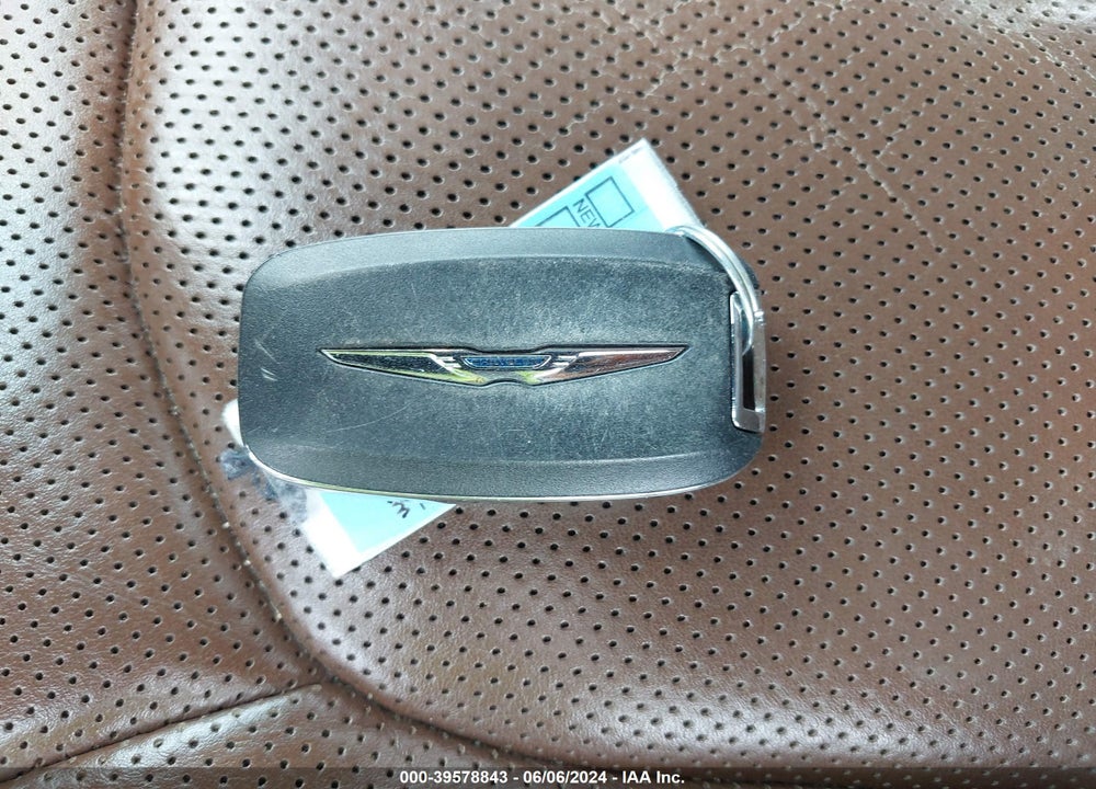 2019 CHRYSLER PACIFICA LIMITED VIN: 2C4RC1GG8KR617226
