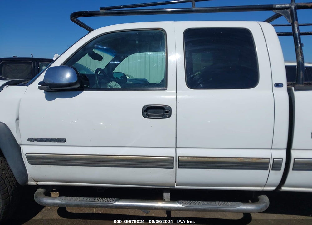 2001 CHEVROLET SILVERADO 2500HD LS VIN: 1GCHK29U81E239153