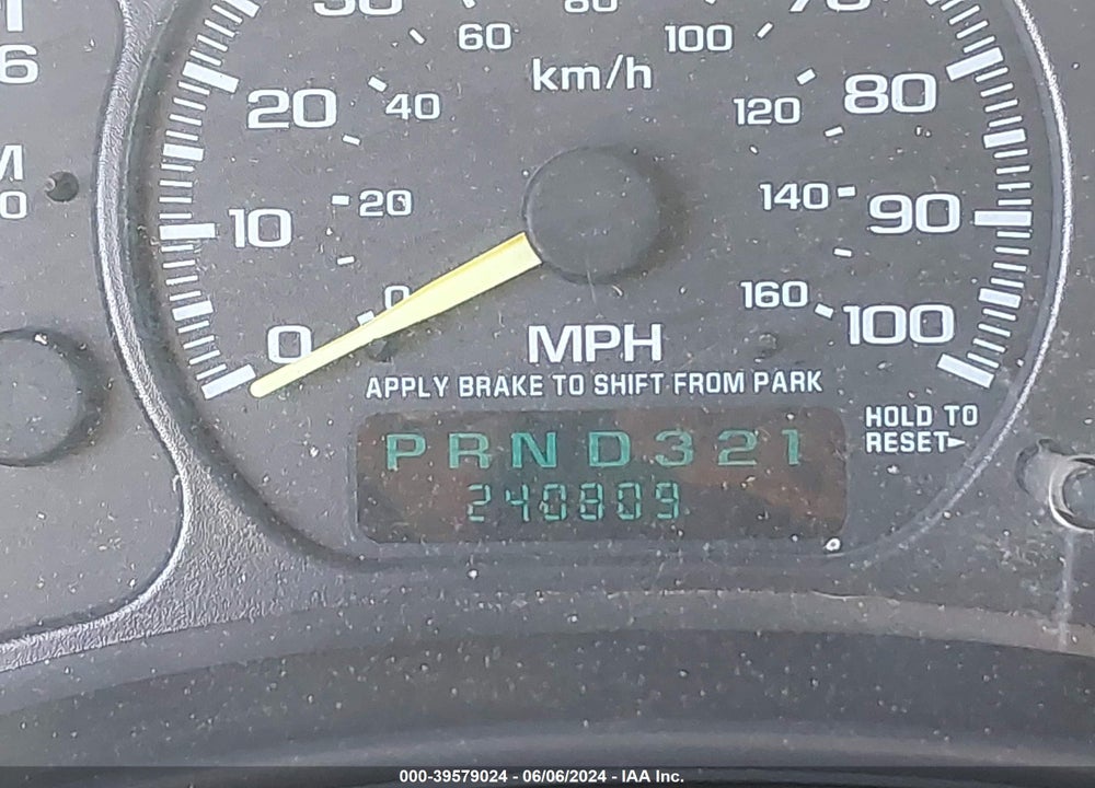 2001 CHEVROLET SILVERADO 2500HD LS VIN: 1GCHK29U81E239153
