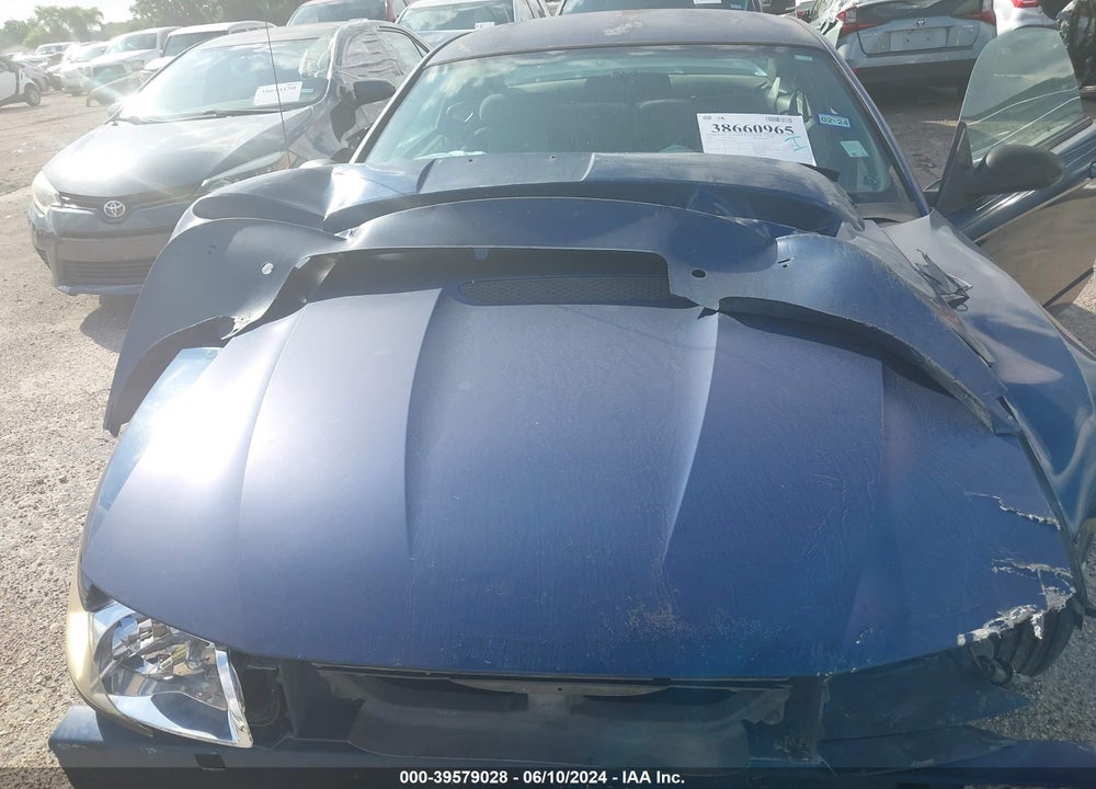2000 FORD MUSTANG VIN: 1FAFP404XYF135548