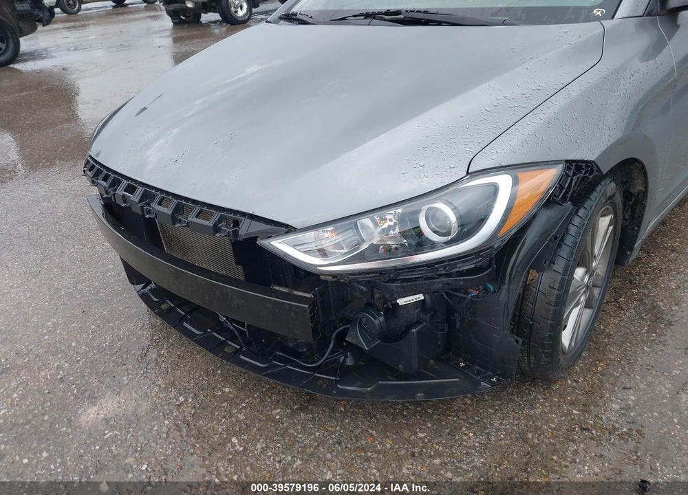 2018 HYUNDAI ELANTRA SEL VIN: 5NPD84LF4JH301554