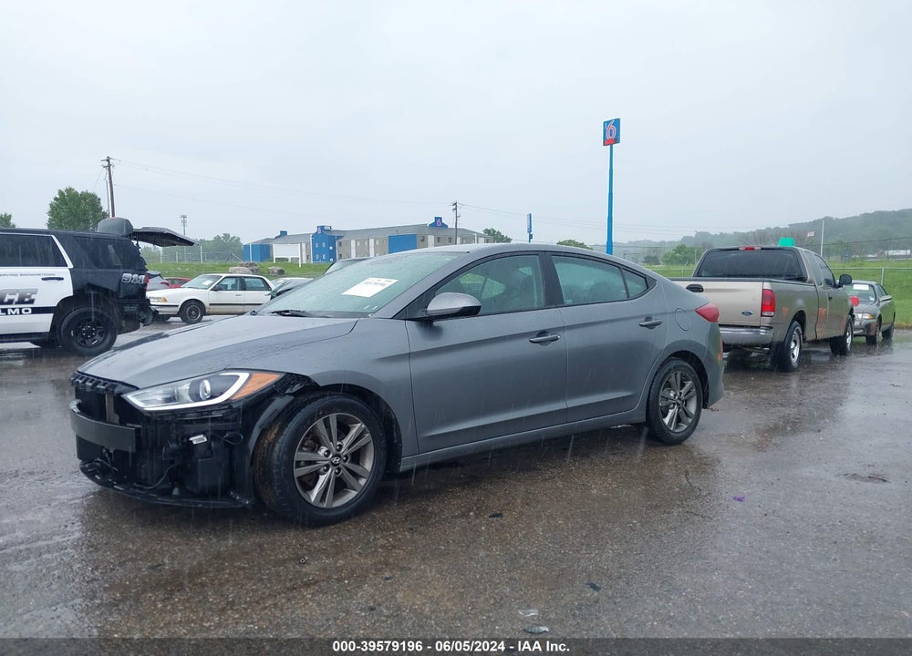 2018 HYUNDAI ELANTRA SEL VIN: 5NPD84LF4JH301554