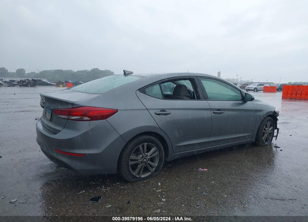 2018 HYUNDAI ELANTRA SEL VIN: 5NPD84LF4JH301554