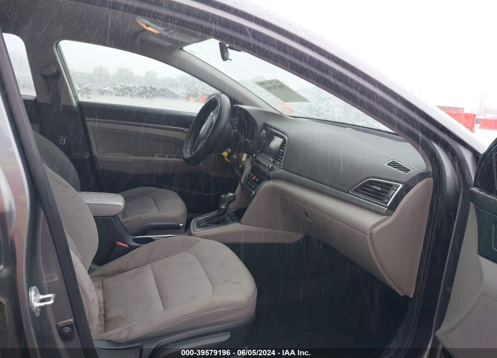 2018 HYUNDAI ELANTRA SEL VIN: 5NPD84LF4JH301554