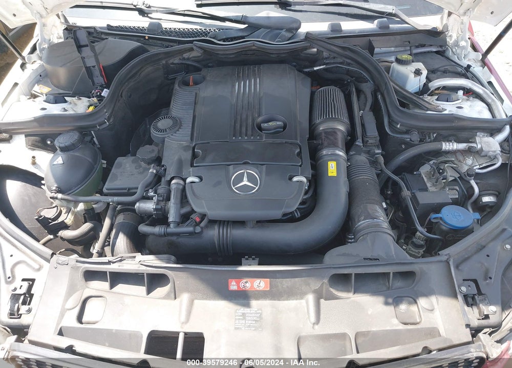 2013 MERCEDES-BENZ C 250 LUXURY/SPORT VIN: WDDGF4HB4DR257664