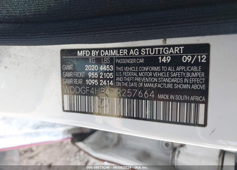 2013 MERCEDES-BENZ C 250 LUXURY/SPORT VIN: WDDGF4HB4DR257664
