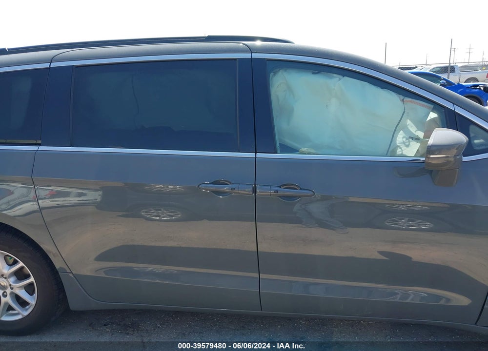 2022 CHRYSLER PACIFICA TOURING L VIN: 2C4RC1BG2NR126145