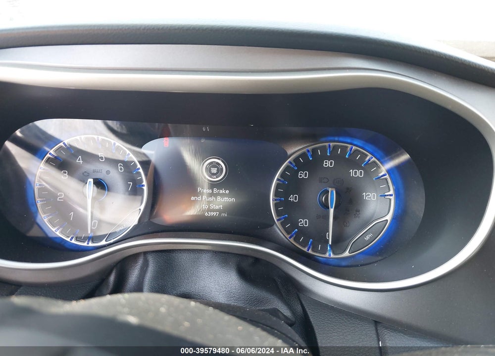 2022 CHRYSLER PACIFICA TOURING L VIN: 2C4RC1BG2NR126145