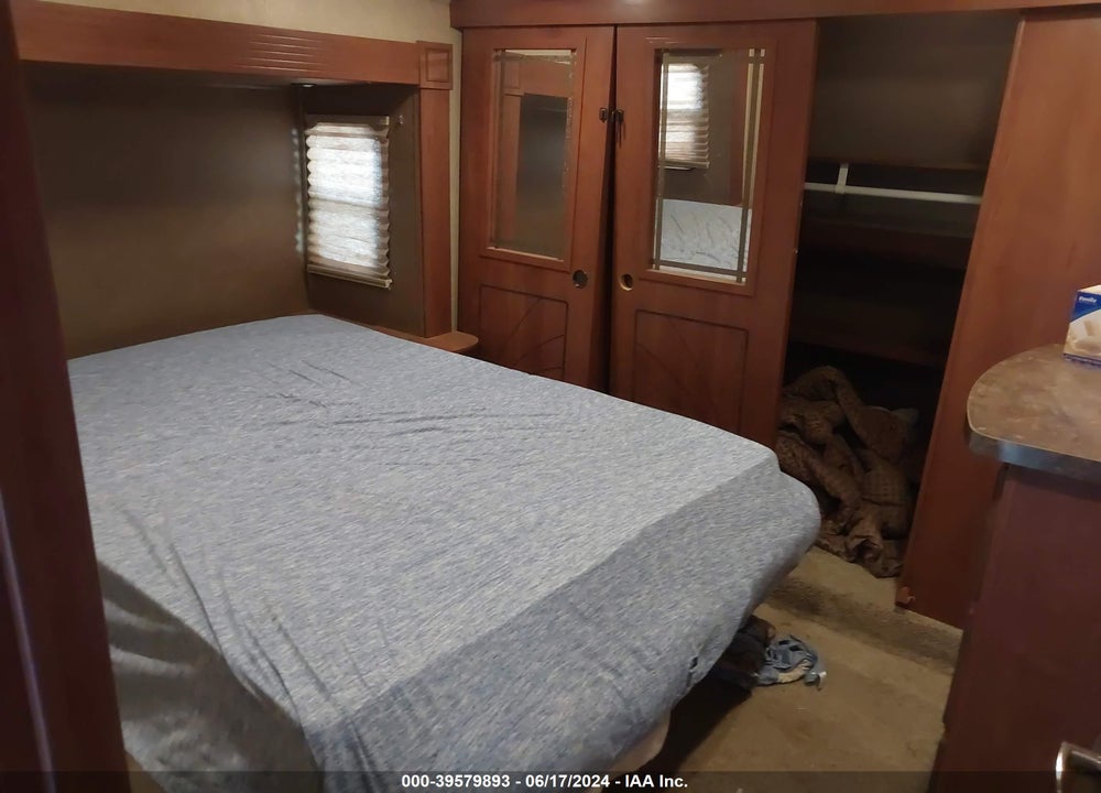 2014 FOREST RIVER SIERRA 3010K VIN: 4X4FSEF29EJ039336