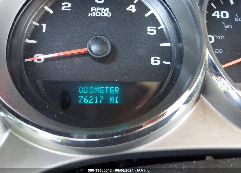 2013 CHEVROLET SILVERADO 1500 VIN: 1GCRCSE04DZ402222