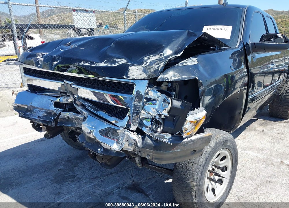 2013 CHEVROLET SILVERADO 1500 VIN: 1GCRCSE04DZ402222