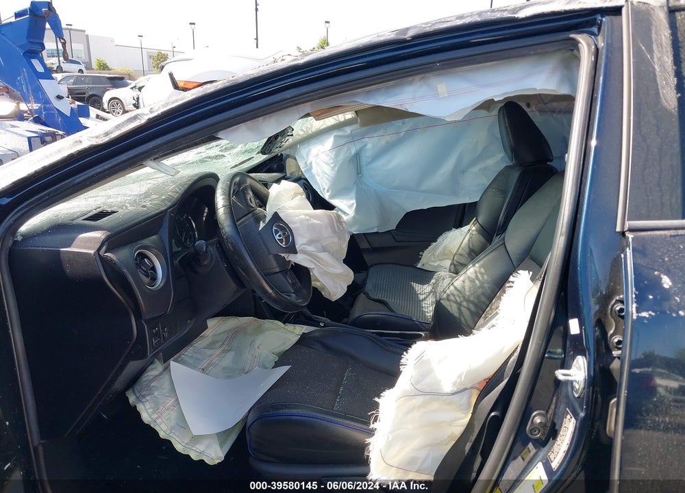 2018 TOYOTA COROLLA SE VIN: 5YFBURHE2JP775778
