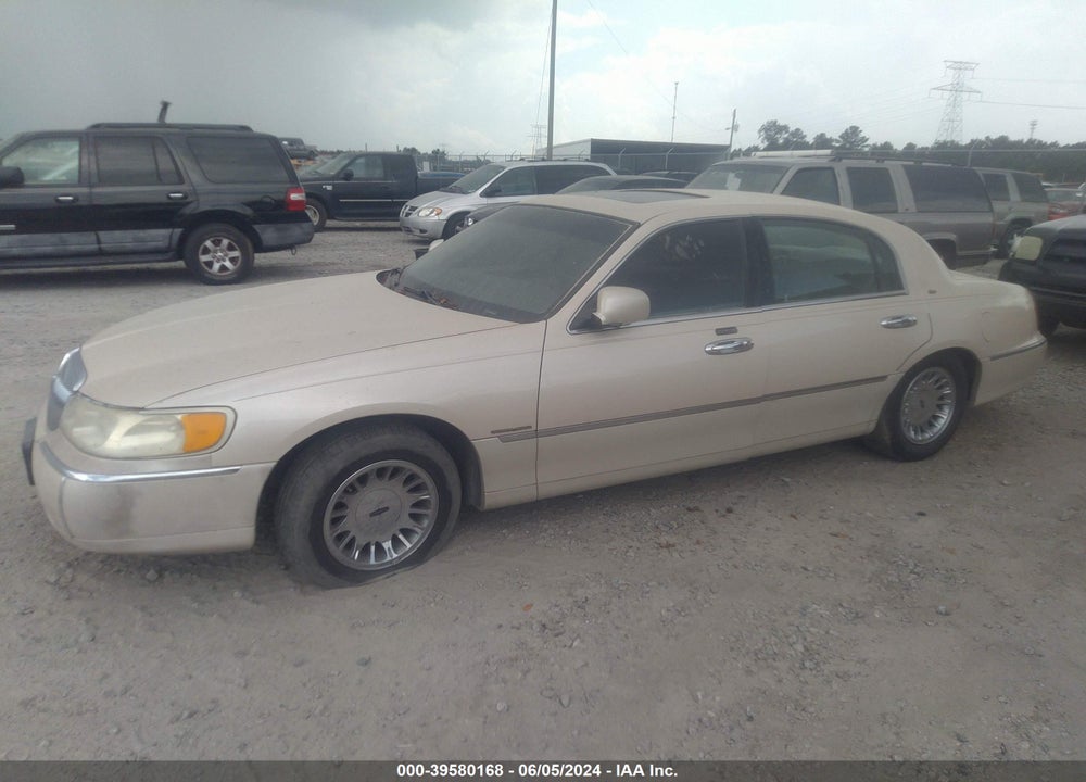 1999 LINCOLN TOWN CAR CARTIER VIN: 1LNHM83W1XY692962