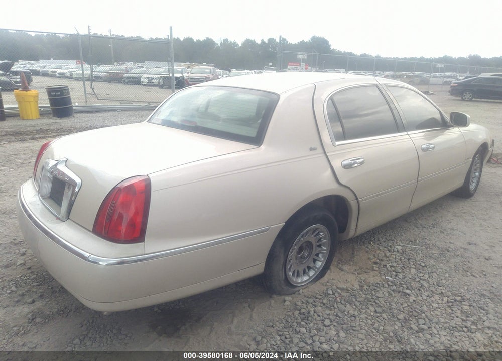 1999 LINCOLN TOWN CAR CARTIER VIN: 1LNHM83W1XY692962