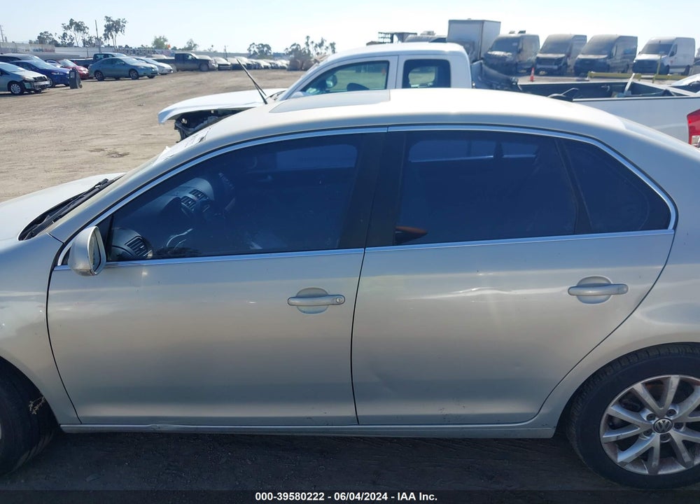 2010 VOLKSWAGEN JETTA SE VIN: 3VWRZ7AJ0AM023819