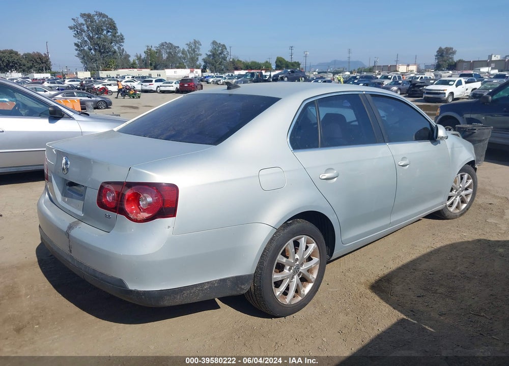 2010 VOLKSWAGEN JETTA SE VIN: 3VWRZ7AJ0AM023819