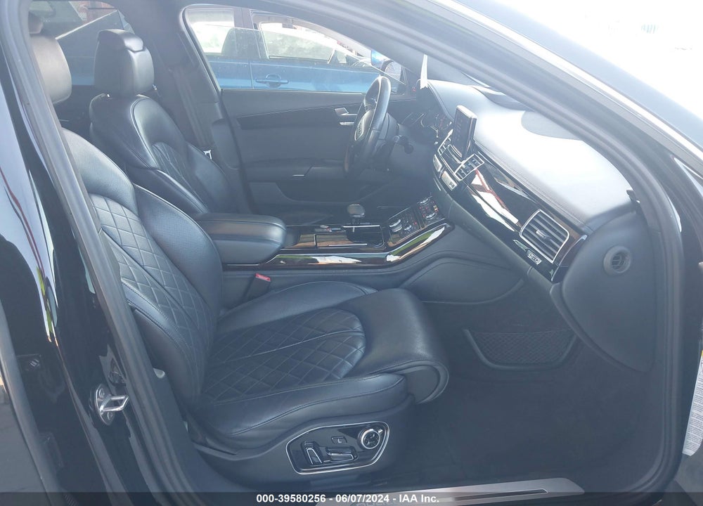 2016 AUDI A8 L 4.0T SPORT VIN: WAU43AFD7GN005280