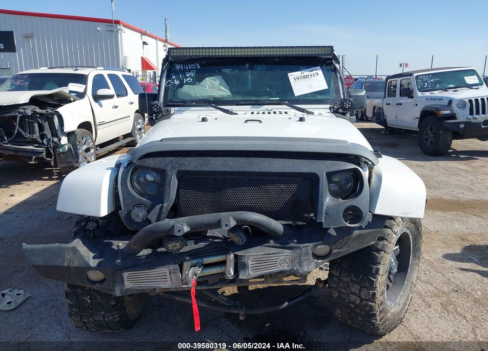 2016 JEEP WRANGLER UNLIMITED SAHARA VIN: 1C4BJWEG0GL173542