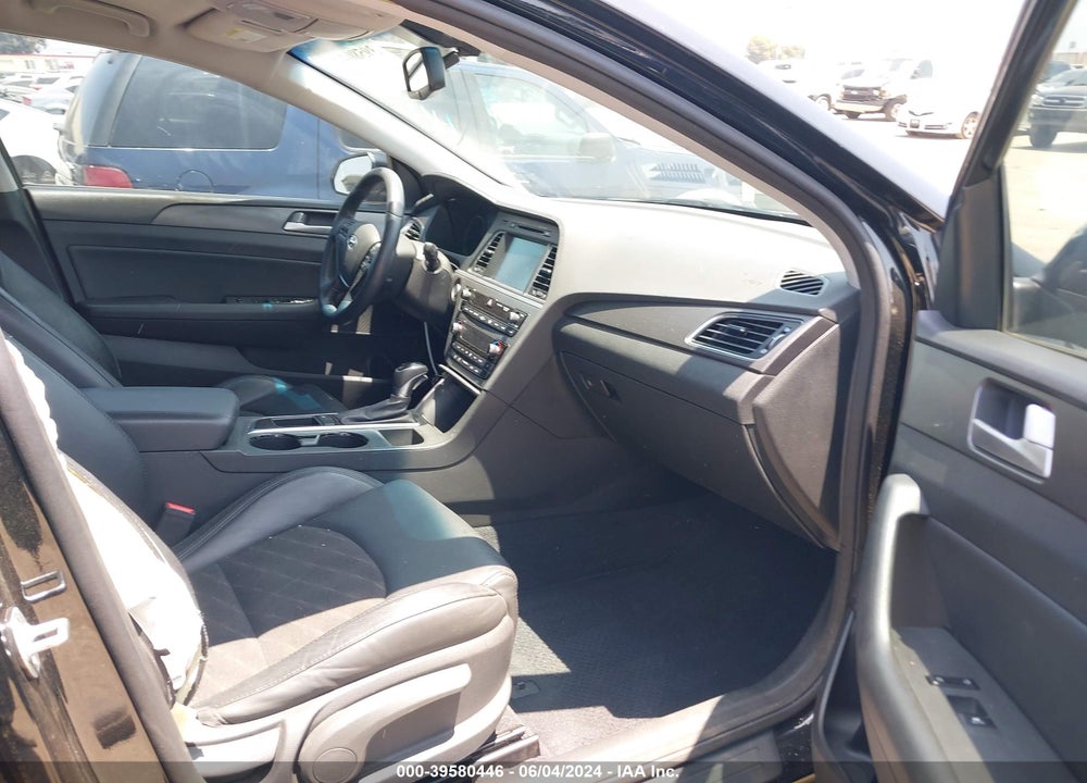 2015 HYUNDAI SONATA SPORT VIN: 5NPE34AF3FH088674