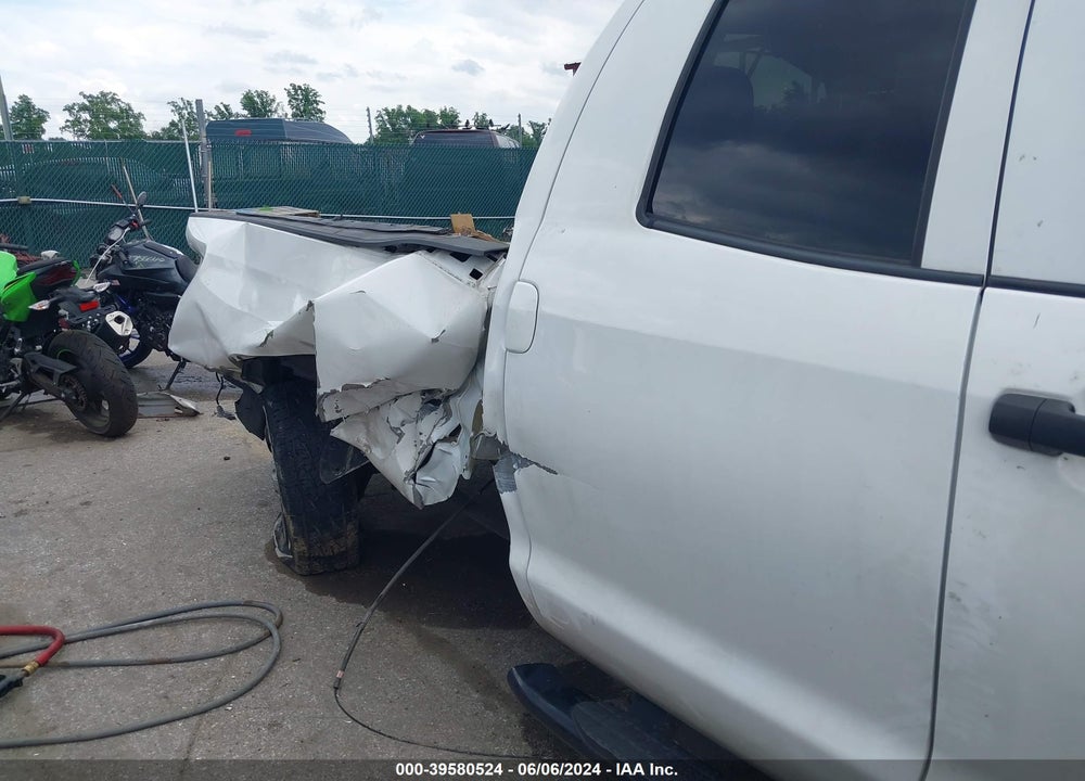 2019 TOYOTA TUNDRA SR 4.6L V8 VIN: 5TFUM5F17KX082970