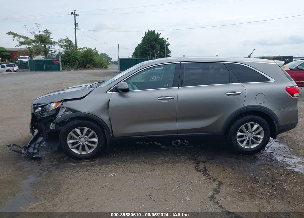 2016 KIA SORENTO 2.4L L VIN: 5XYPG4A30GG041498